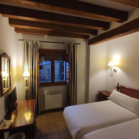 Hostal Posada La Panadera เซปุลเวดา ภายนอก รูปภาพ