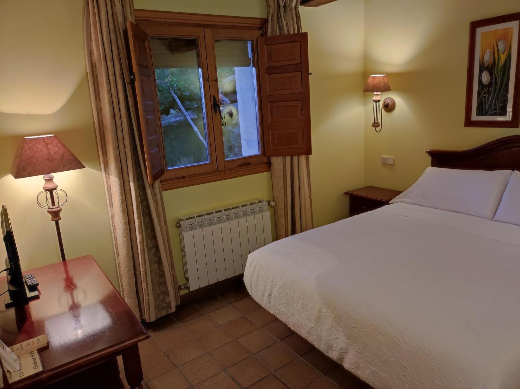 Hostal Posada La Panadera เซปุลเวดา ภายนอก รูปภาพ