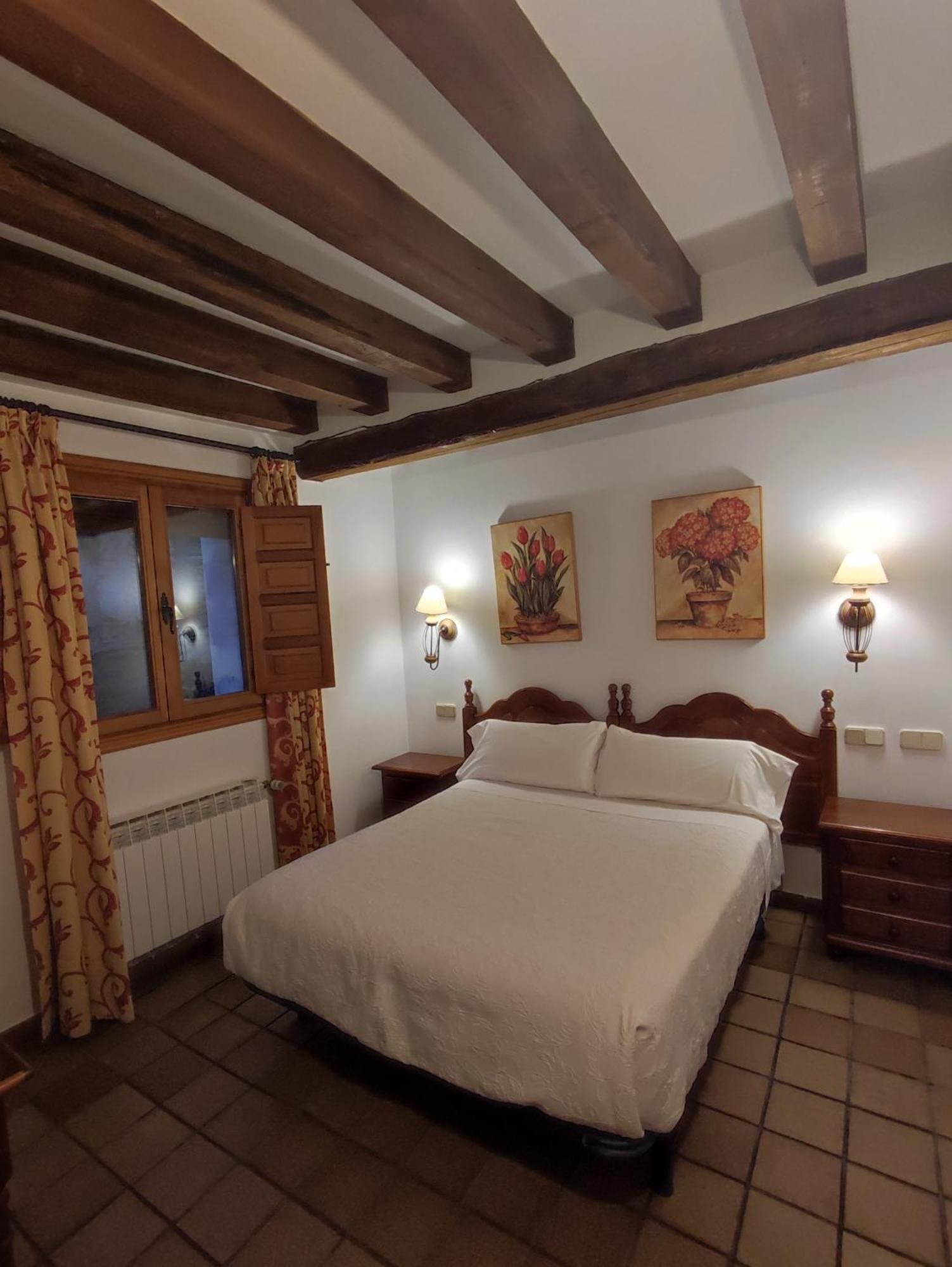 Hostal Posada La Panadera เซปุลเวดา ภายนอก รูปภาพ