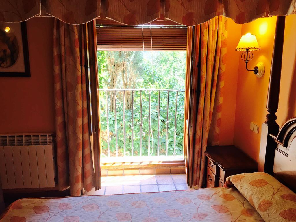 Hostal Posada La Panadera เซปุลเวดา ภายนอก รูปภาพ