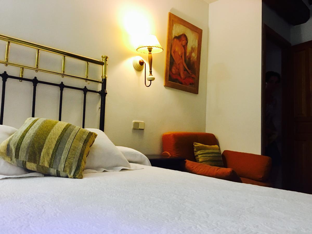 Hostal Posada La Panadera เซปุลเวดา ภายนอก รูปภาพ